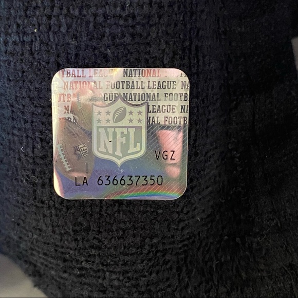 Authentic NFL Pro Towels 14”x18” - Picture 2 of 3